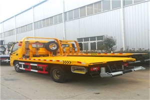 渠县附近拖车救援搭电